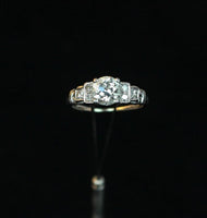 ENGAGEMENT Ring 18 Karat White Gold with Center Stone Size 4 1/2