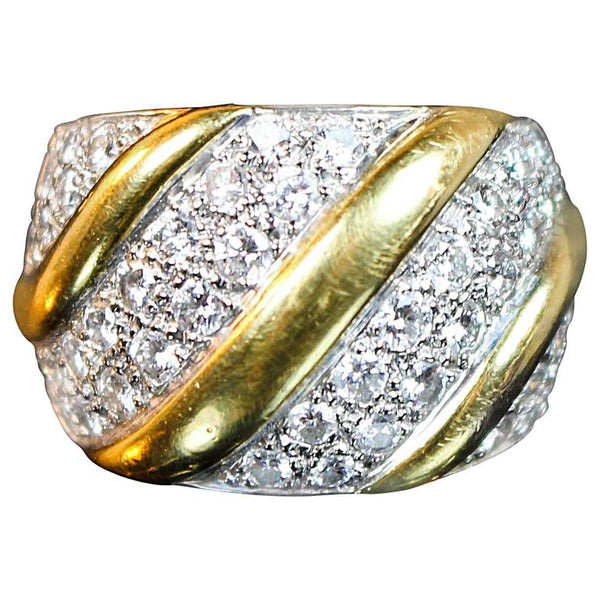 DIAMOND Cluster 18 Karat White Gold 1980s Italian Ring Size 6 1/2