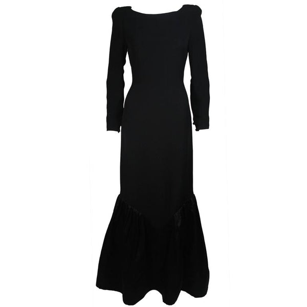 BILL BLASS Black Long Sleeve Silk Gown with Satin Hem Size 8-10