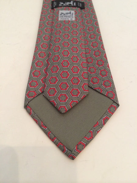 Dark red tie with rectangles patterns